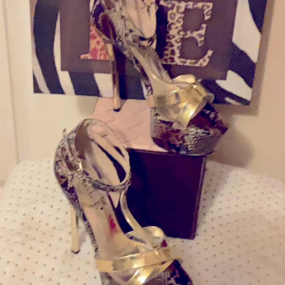 Shoedazzle Jocasta Python Print Platform Heels Si… - image 1